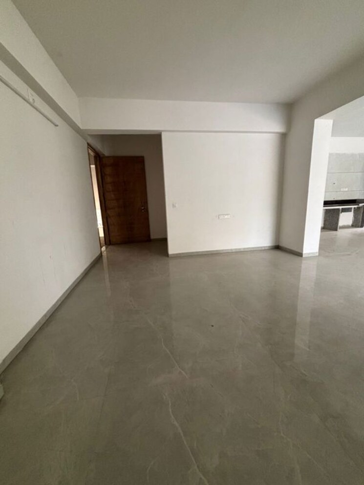 Room, science city 4 Bedroom 404 Sq.Yd. Apartment In Science City Ahmedabad 9855677