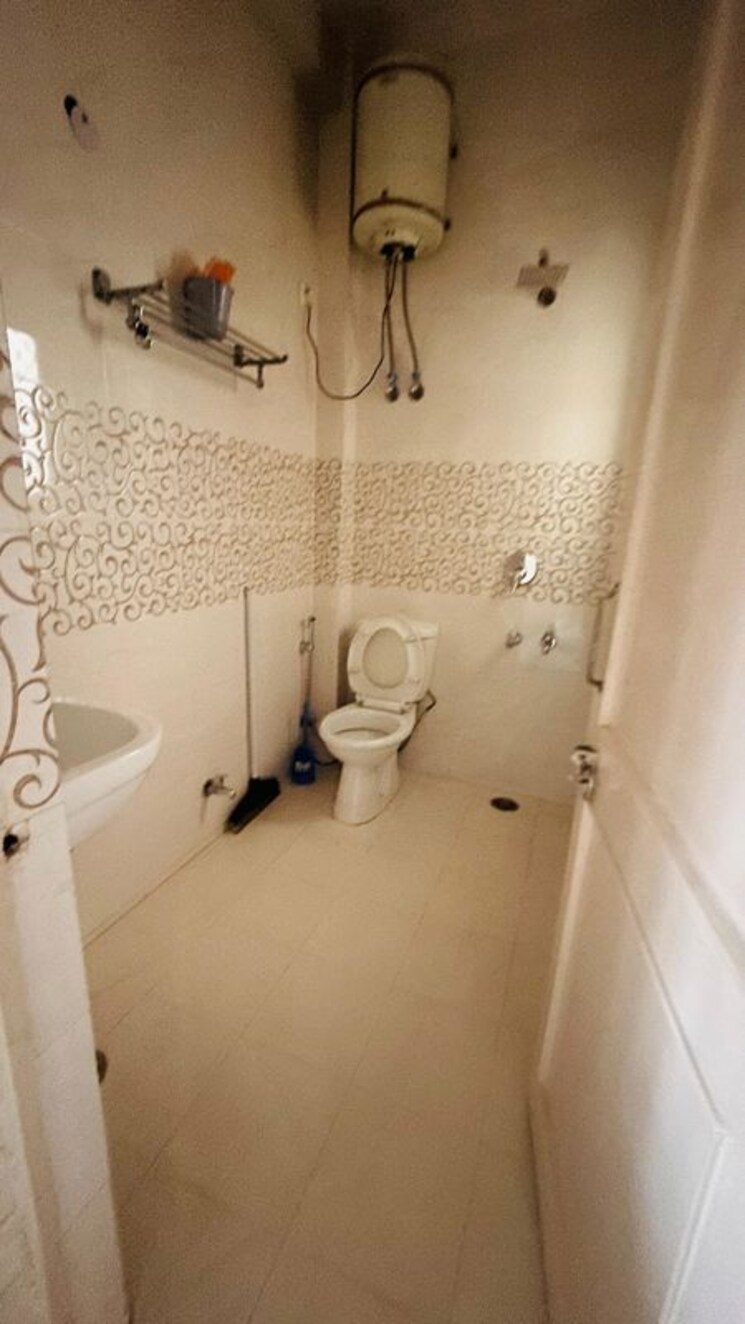Bathroom, malviya nagar 2 Bedroom 1100 Sq.Ft. Builder Floor In Malviya Nagar Delhi 9855770