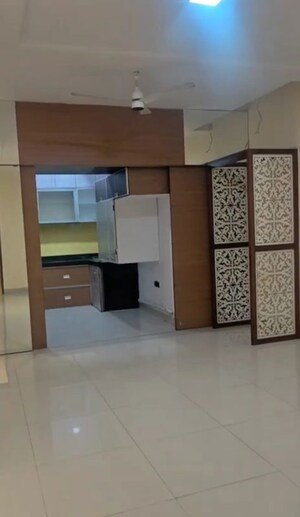 Room in 2 BHK Apartment at Tata Glendale, Vasant Vihar – for Rent