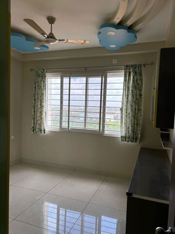 Room in 3.5 BHK Apartment at Prestige Lakeside Habitat, Varthur – for Sale