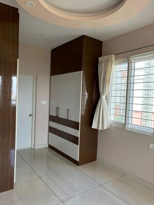 Room in 3.5 BHK Apartment at Prestige Lakeside Habitat, Varthur – for Sale