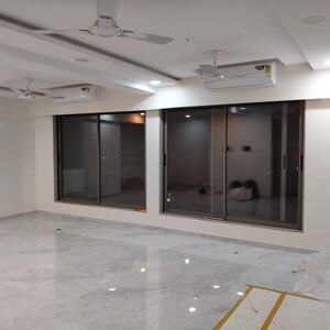 Room in 4 BHK Apartment at Bandra East – for Rent