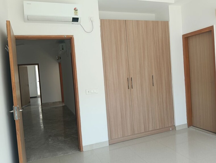 Room, ss-linden 4 Bedroom 2741 Sq.Ft. Apartment In Sector 84 Gurgaon 9855850