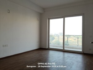 Room in 4 BHK Apartment at SS Linden, Sector 84 – for Rent