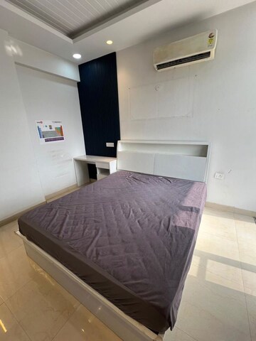 Bedroom in 2 BHK Apartment at Capital Residency 360, Sector 70a – for Rent