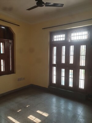 Room in 3 BHK Independent House at Sector 16 – for Rent