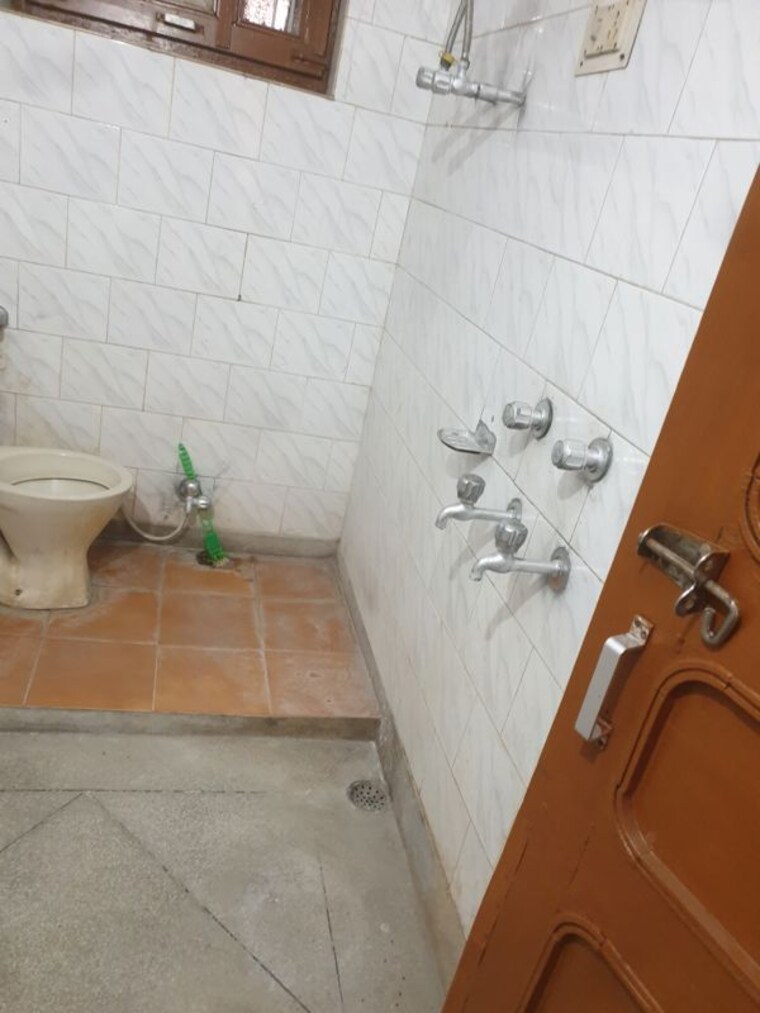 Bathroom, sector 16 3 Bedroom 2250 Sq.Ft. Independent House In Sector 16 Faridabad 9855880