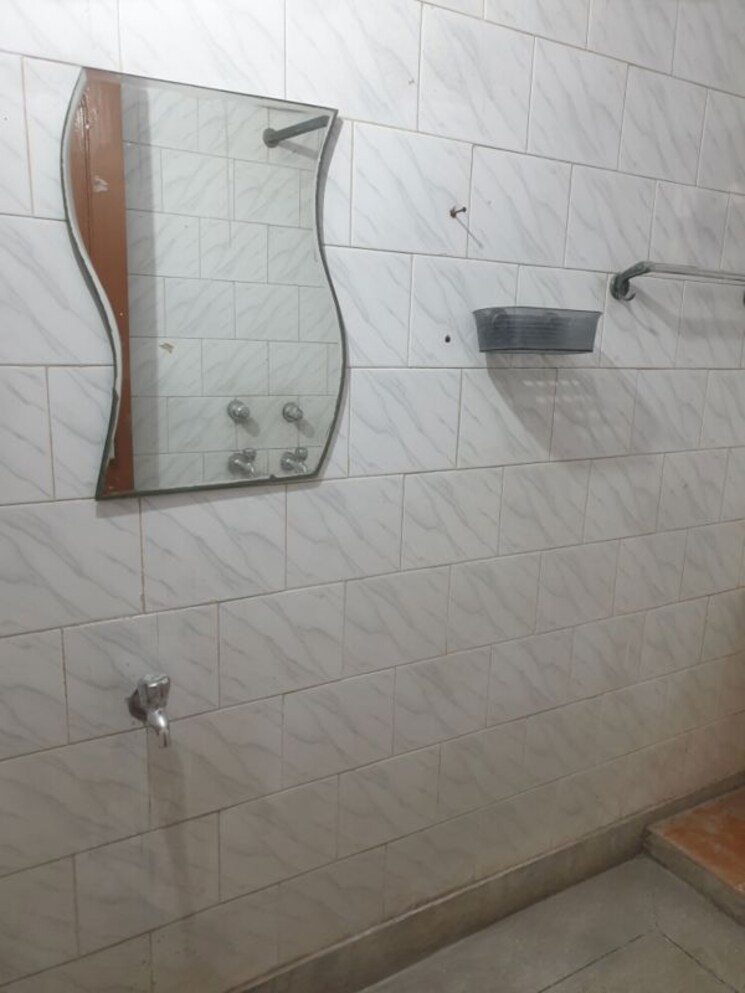 Bathroom, sector 16 3 Bedroom 2250 Sq.Ft. Independent House In Sector 16 Faridabad 9855880