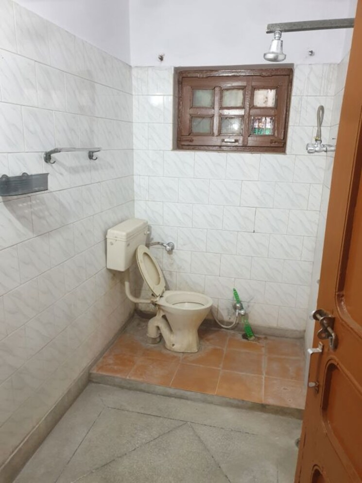 Bathroom, sector 16 3 Bedroom 2250 Sq.Ft. Independent House In Sector 16 Faridabad 9855880
