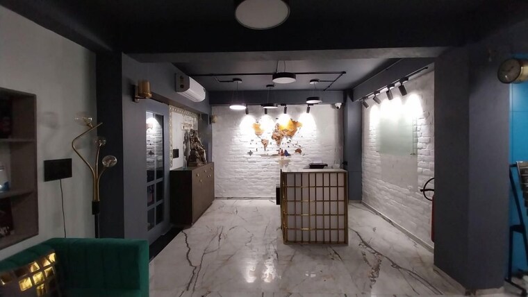  Parking, senapati bapat road Commercial Office Space 6600 Sq.Ft. In Senapati Bapat Road Pune 9855896