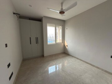 Room in 4 BHK Apartment at Adani Samsara Vilasa, Sector 63 – for Rent