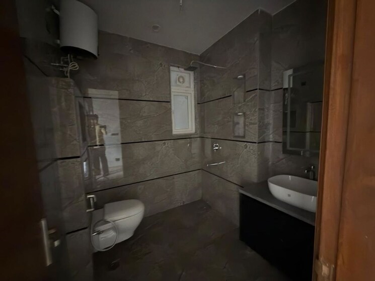 Bathroom, adani-samsara-vilasa 4 Bedroom 2750 Sq.Ft. Apartment In Sector 63 Gurgaon 9855920