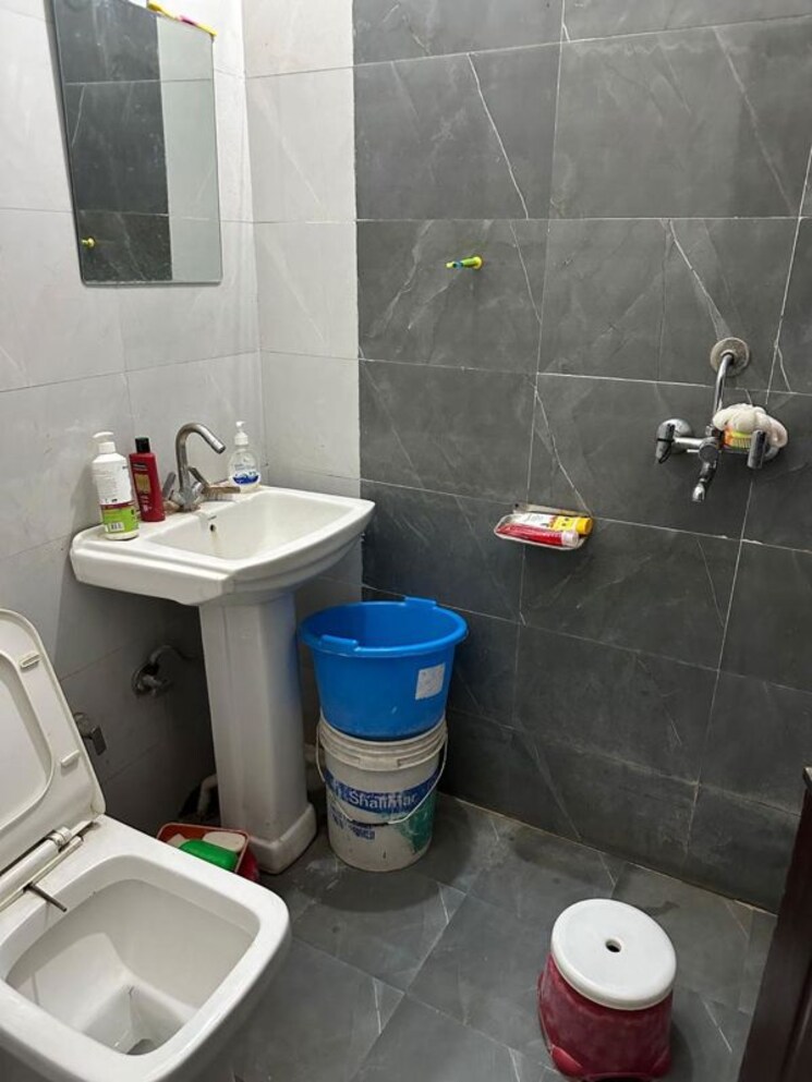 Bathroom, dhakoli 3 Bedroom 1350 Sq.Ft. Apartment In Dhakoli Zirakpur 9855924