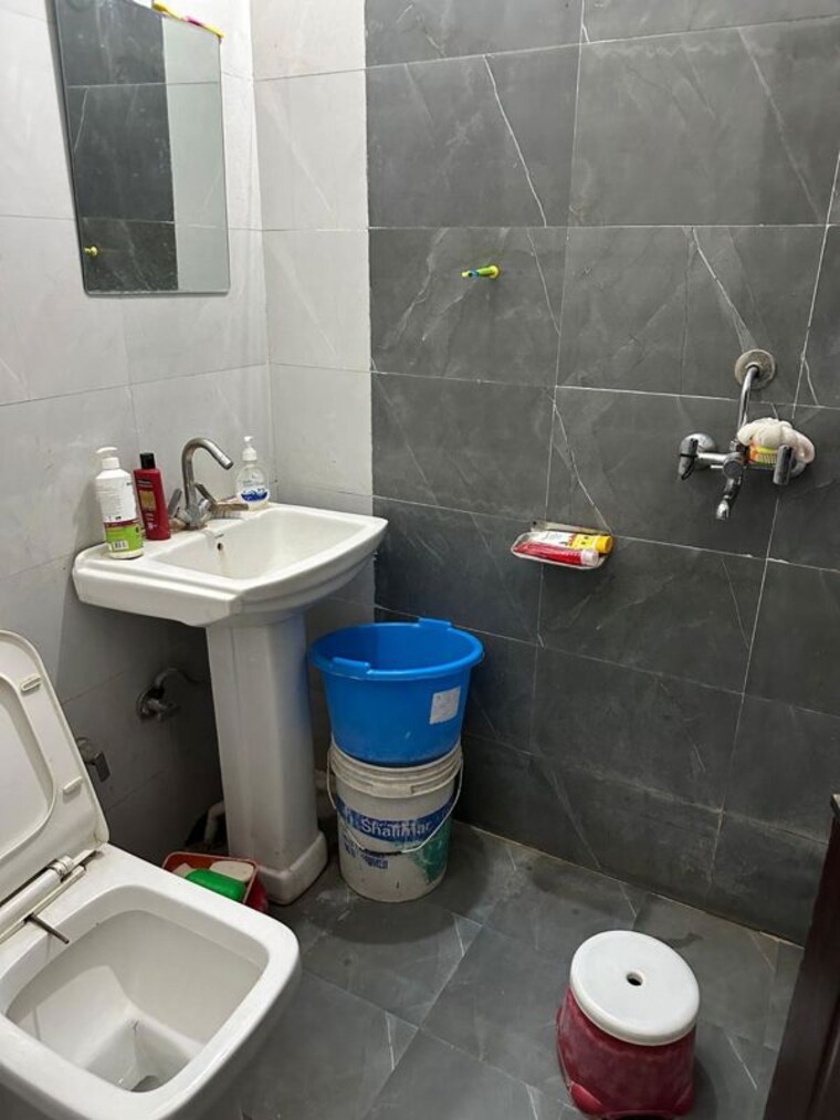 Bathroom, dhakoli 3 Bedroom 1350 Sq.Ft. Apartment In Dhakoli Zirakpur 9855924