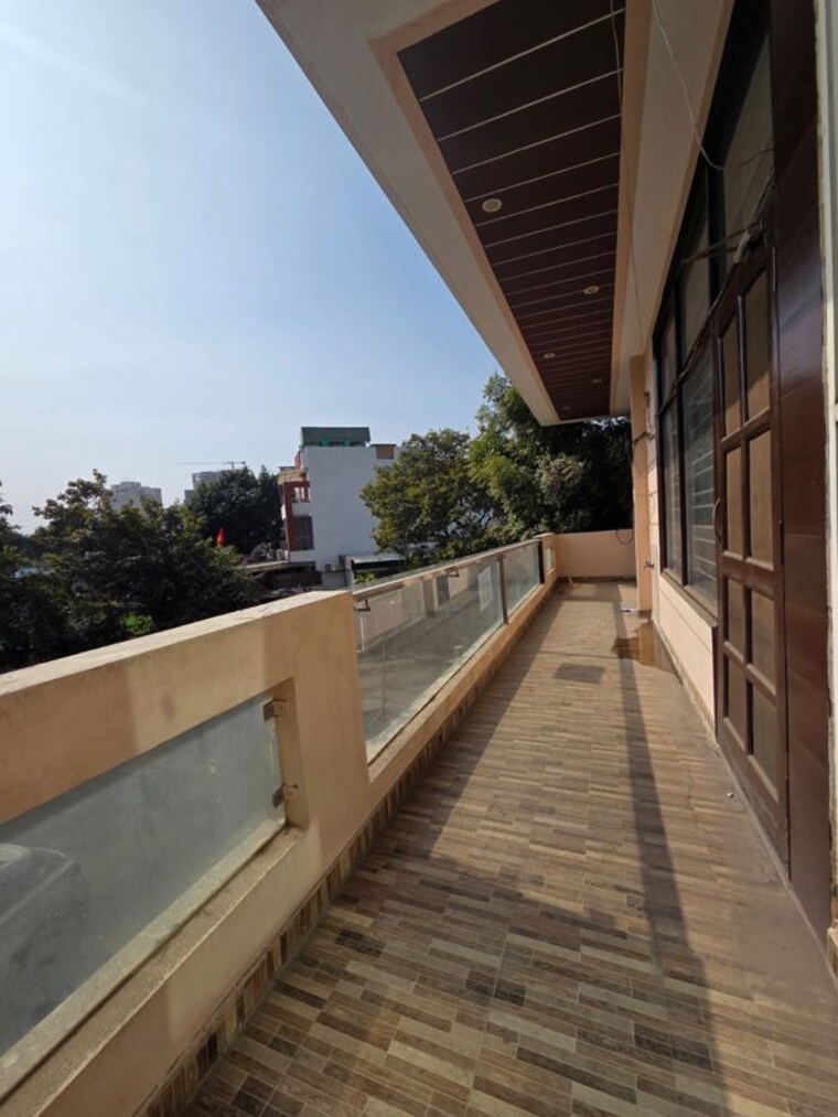 Balcony, sector 57 3 Bedroom 2700 Sq.Ft. Builder Floor In Sector 57 Gurgaon 9855950