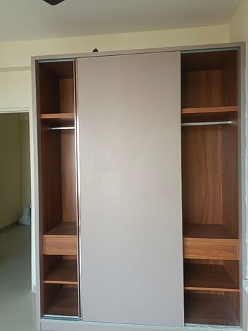 Room in 3 BHK Apartment at Pyramid Altia, Sector 70 – for Rent