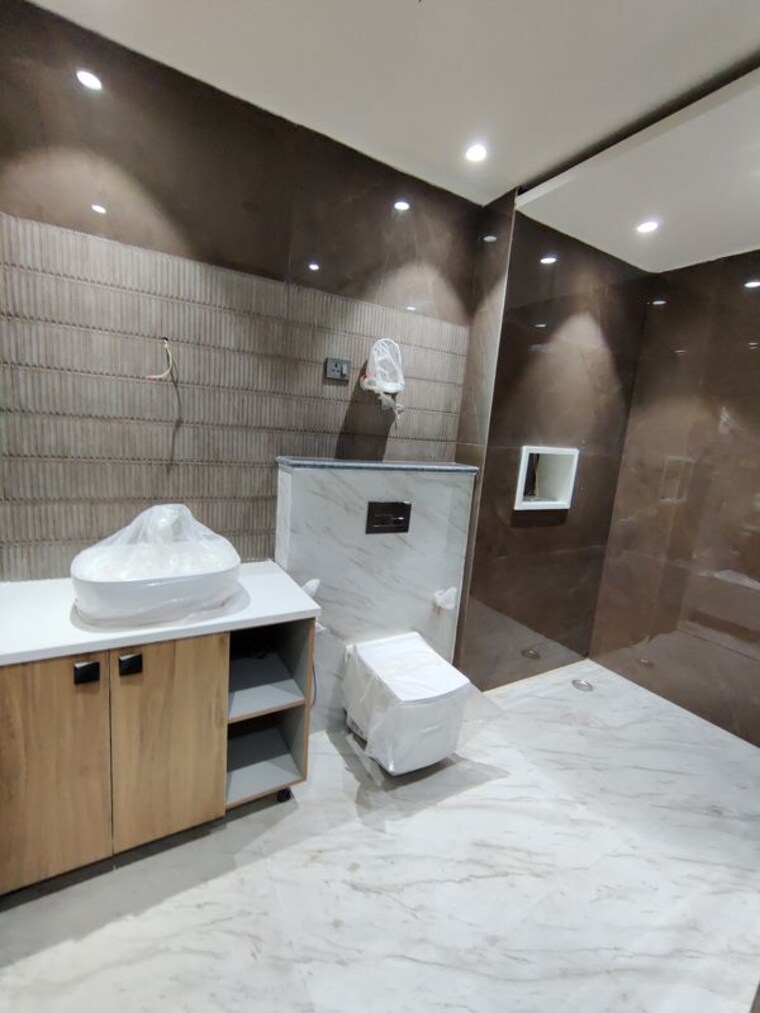 Bathroom, faridabad central 4 Bedroom 4050 Sq.Ft. Builder Floor In Faridabad Central Faridabad 9855952