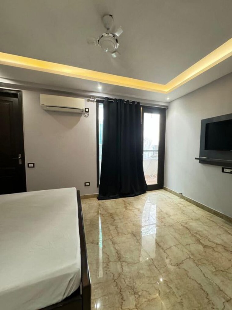 Room, sector 57 3 Bedroom 2700 Sq.Ft. Builder Floor In Sector 57 Gurgaon 9854136