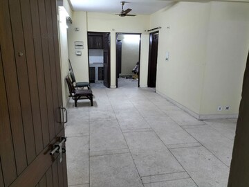 Room in 3 BHK Apartment at Sector 12 – for Rent
