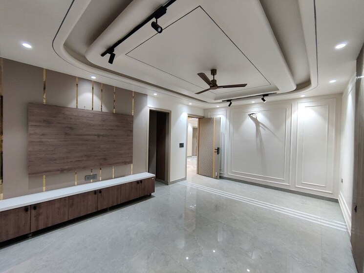 Room, faridabad central 4 Bedroom 4050 Sq.Ft. Builder Floor In Faridabad Central Faridabad 9855956