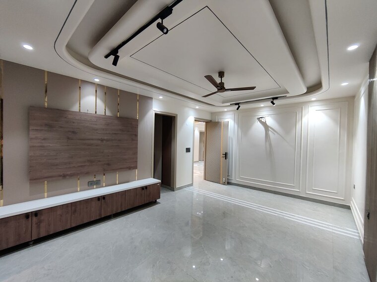 Room, faridabad central 4 Bedroom 4050 Sq.Ft. Builder Floor In Faridabad Central Faridabad 9855956