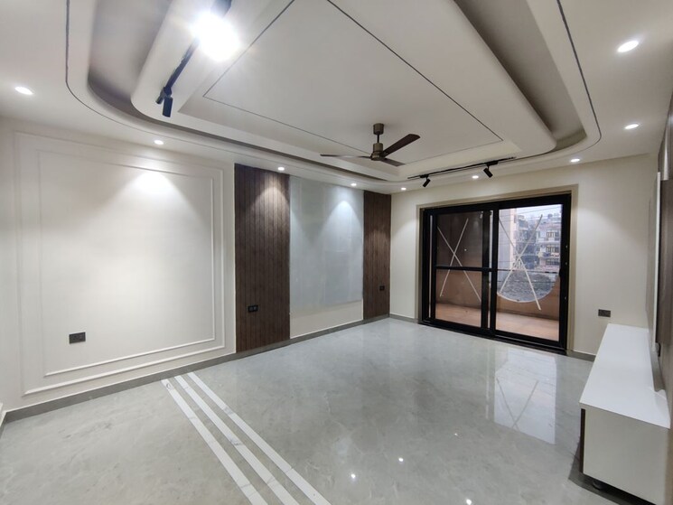 Room, faridabad central 4 Bedroom 4050 Sq.Ft. Builder Floor In Faridabad Central Faridabad 9855956