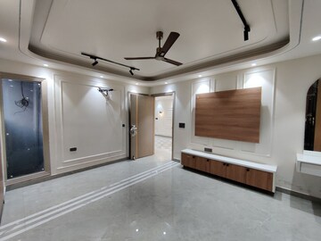 Room in 4 BHK Builder Floor at Faridabad Central – for Sale