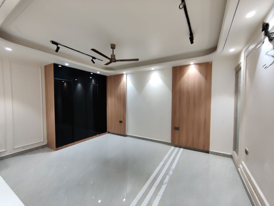 4 BHK + Pooja Room Builder Floor For Sale in Faridabad Central