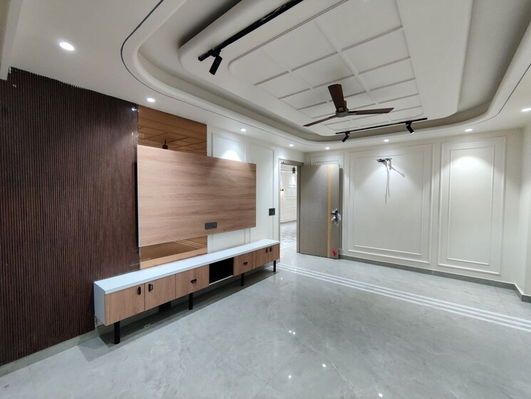 Room, faridabad central 4 Bedroom 4050 Sq.Ft. Builder Floor In Faridabad Central Faridabad 9855956