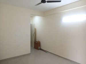Room in 3 BHK Apartment at Pyramid Altia, Sector 70 – for Rent
