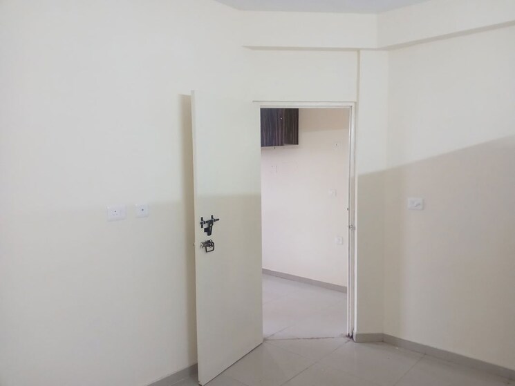 Room, pyramid-altia 3 Bedroom 645 Sq.Ft. Apartment In Sector 70 Gurgaon 9855963