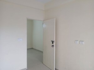 Room in 3 BHK Apartment at Pyramid Altia, Sector 70 – for Rent