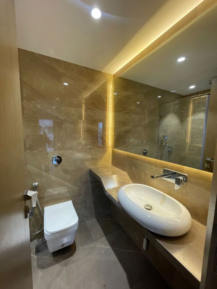 Bathroom, l-nagpal-bhagirathi-sadan 2.5 Bedroom 850 Sq.Ft. Apartment In Khar West Mumbai 9855948