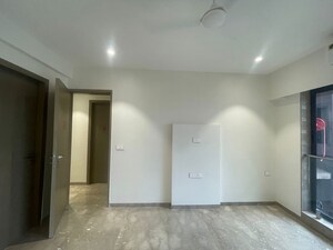 Room in 2.5 BHK Apartment at L Nagpal Bhagirathi Sadan, Khar West – for Rent