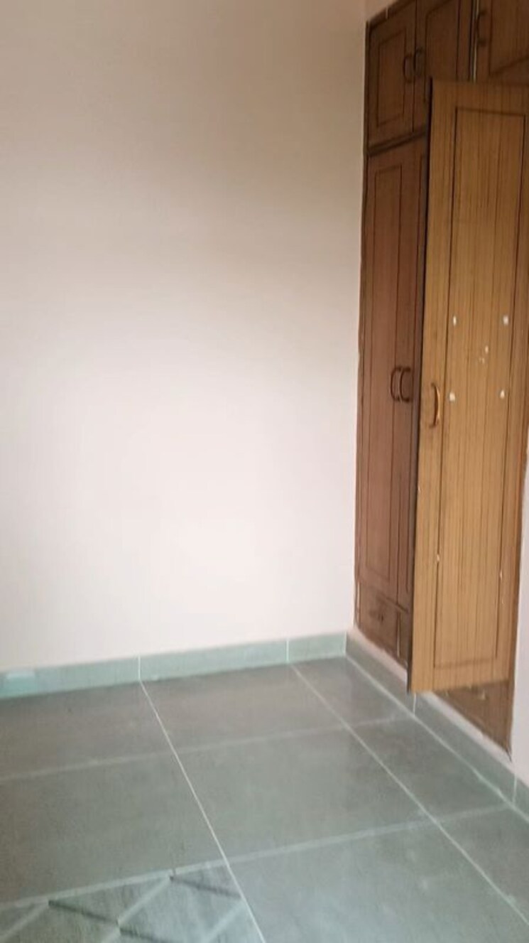 Room, dwarka 3 Bedroom 1650 Sq.Ft. Apartment In Dwarka Delhi 9855959