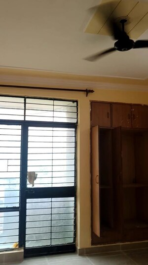 Room in 3 BHK Apartment at Dwarka – for Rent