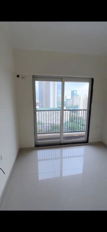 Room in 1 BHK Apartment at Raunak Tulip, Vartak Nagar – for Sale