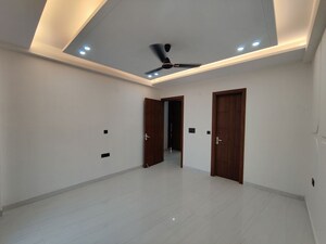 Room in 4 BHK Builder Floor at Faridabad Central – for Sale
