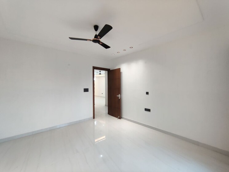 Room, faridabad central 4 Bedroom 2520 Sq.Ft. Builder Floor In Faridabad Central Faridabad 9855977