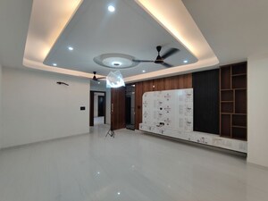 Room in 4 BHK Builder Floor at Faridabad Central – for Sale