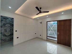 Room in 4 BHK Builder Floor at Faridabad Central – for Sale