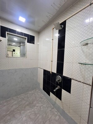  2 BHK Apartment at Lokhandwala Complex – for Rent