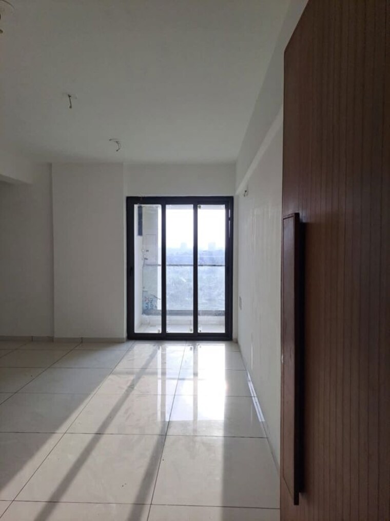 Room, raysan 3 Bedroom 200 Sq.Yd. Apartment In Raysan Gandhinagar 9855968