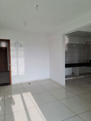 Room in 3 BHK Apartment at Raysan – for Rent