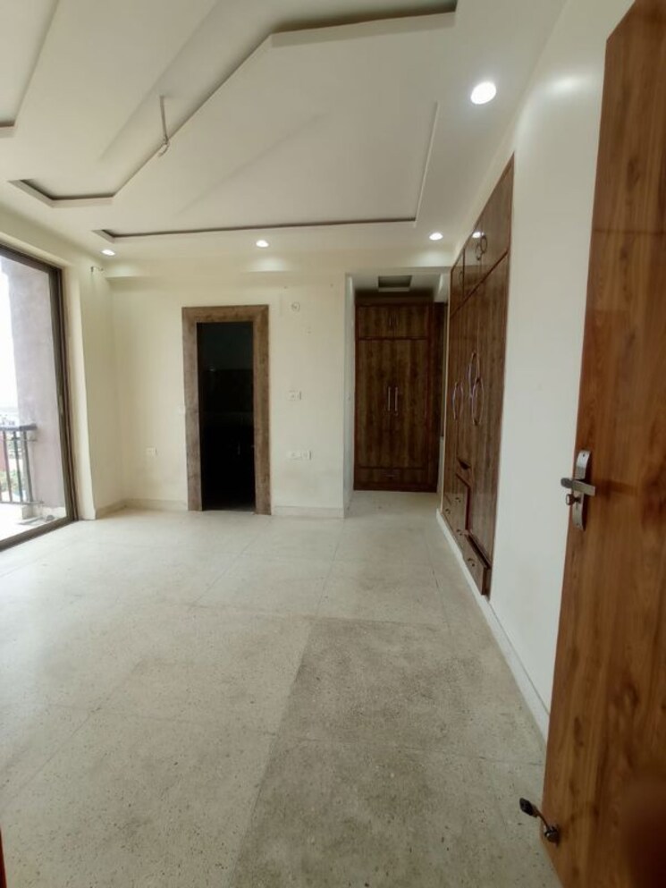 Room, sector 13 dwarka 3 Bedroom 1450 Sq.Ft. Apartment In Sector 13 Dwarka Delhi 9856016