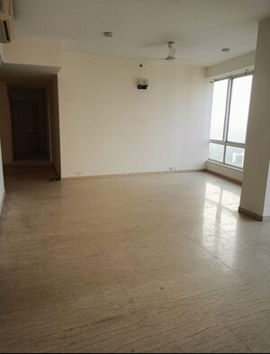 Room in 3 BHK Apartment at Pioneer Park Presidia, Sector 62 – for Rent