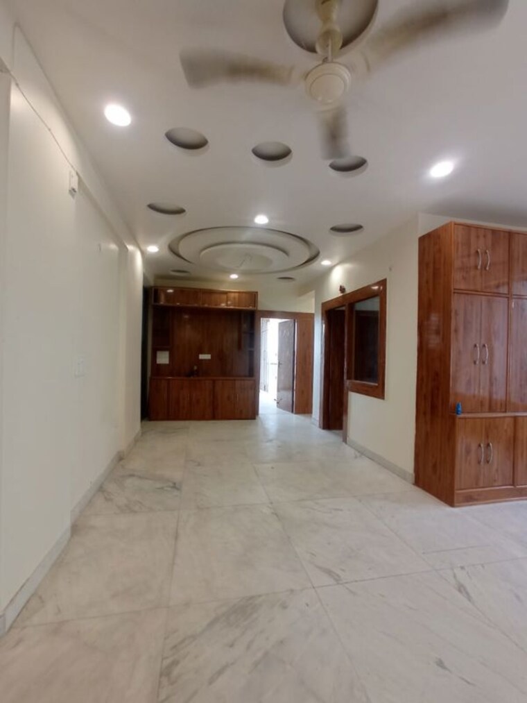 Room, sector 13 dwarka 3 Bedroom 1450 Sq.Ft. Apartment In Sector 13 Dwarka Delhi 9856037