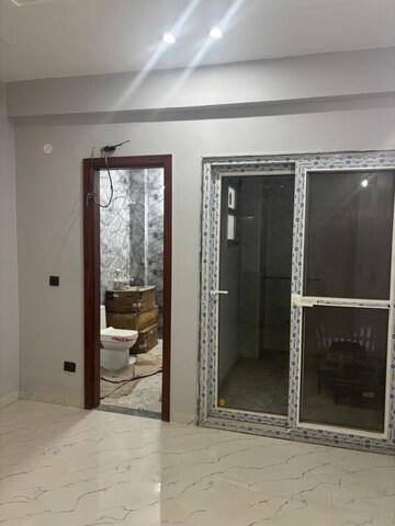 Building Lobby in 2 BHK Builder Floor at Sector 36 – for Rent