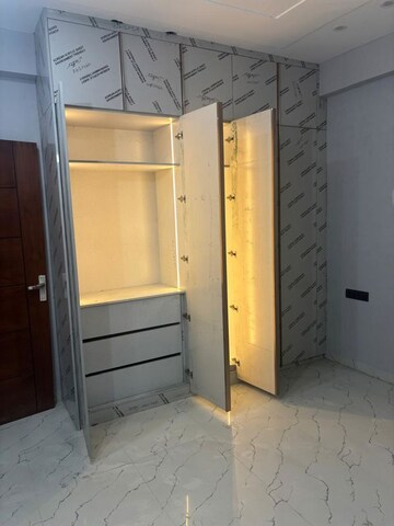 Bathroom in 2 BHK Builder Floor at Sector 36 – for Rent