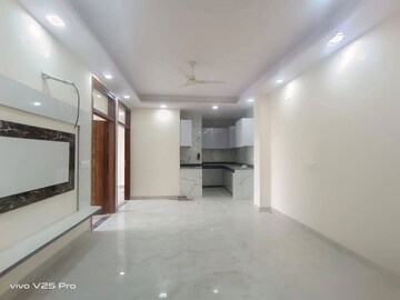 Room in 2 BHK Apartment at Saket – for Rent